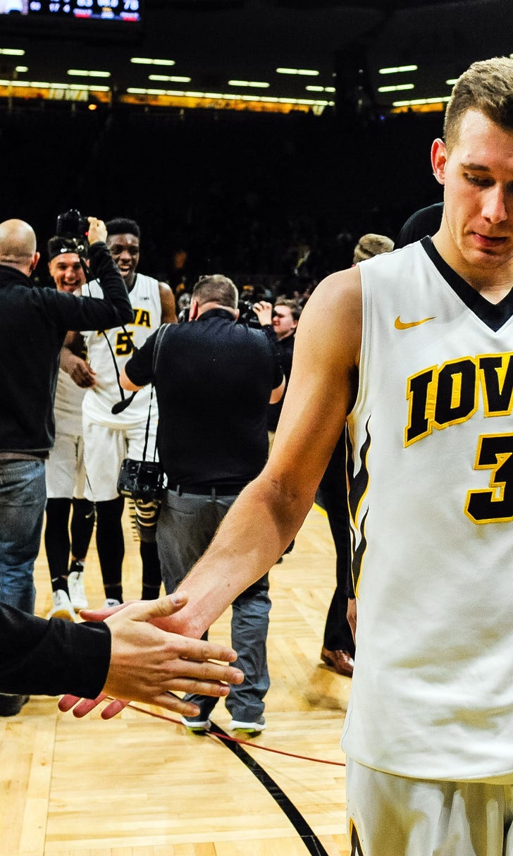 Iowa Basketball Jordan Bohannon Named B10�s Freshman Of