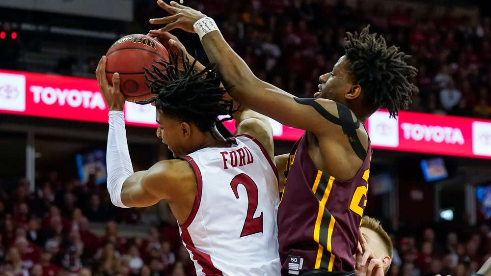 Davison, Pritzl help Wisconsin slip past Minnesota 71-69