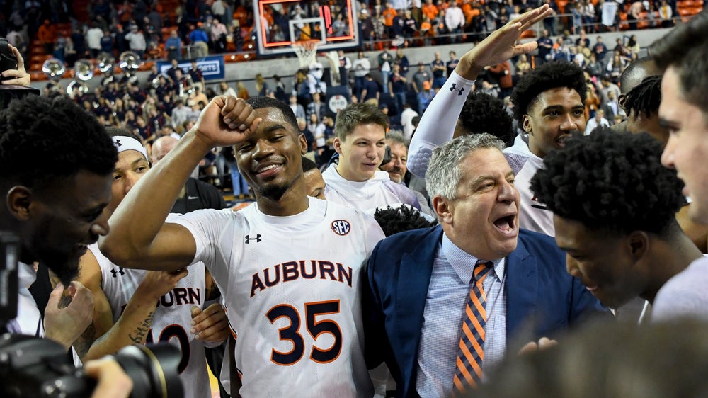 Auburn rallies past Vols; fan tossed for derogatory comment