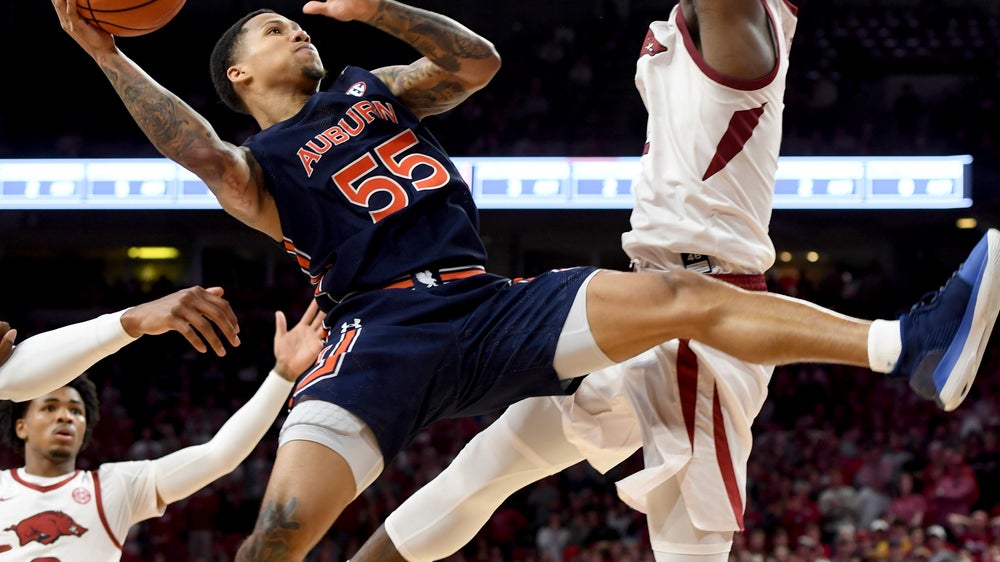No. 11 Auburn edges Arkansas 79-76 in OT