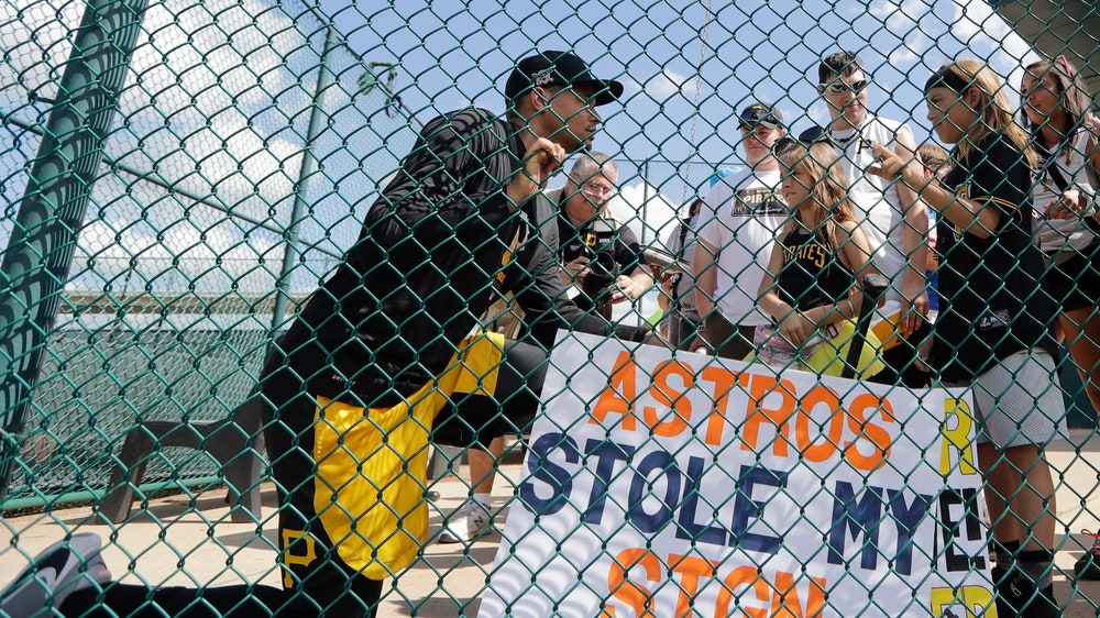 Pirates' Archer scratched from start due to neck tightness