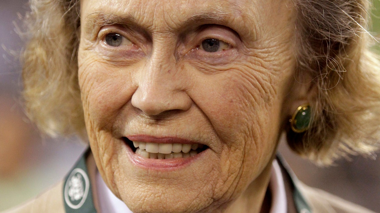 Betty Wold Johnson, mother of Jets owners, dies at 99