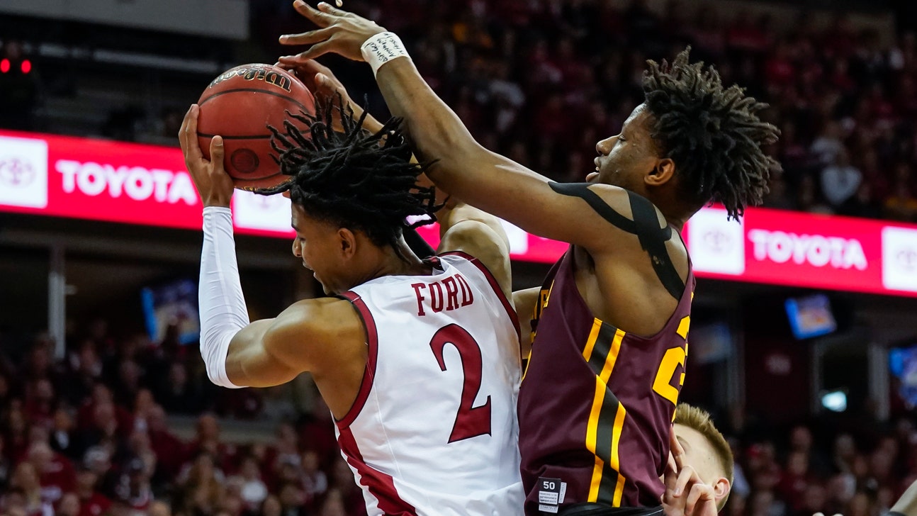 Davison, Pritzl help Wisconsin slip past Minnesota 71-69