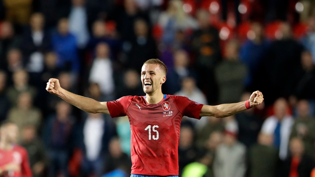 Czech midfielder Tomas Soucek moves to West Ham from Slavia