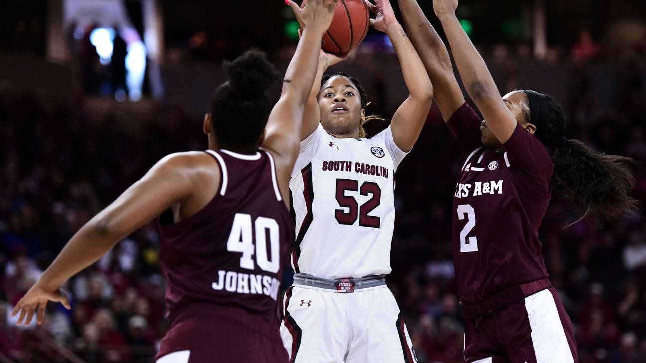South Carolina's Harris wins award named for her coach