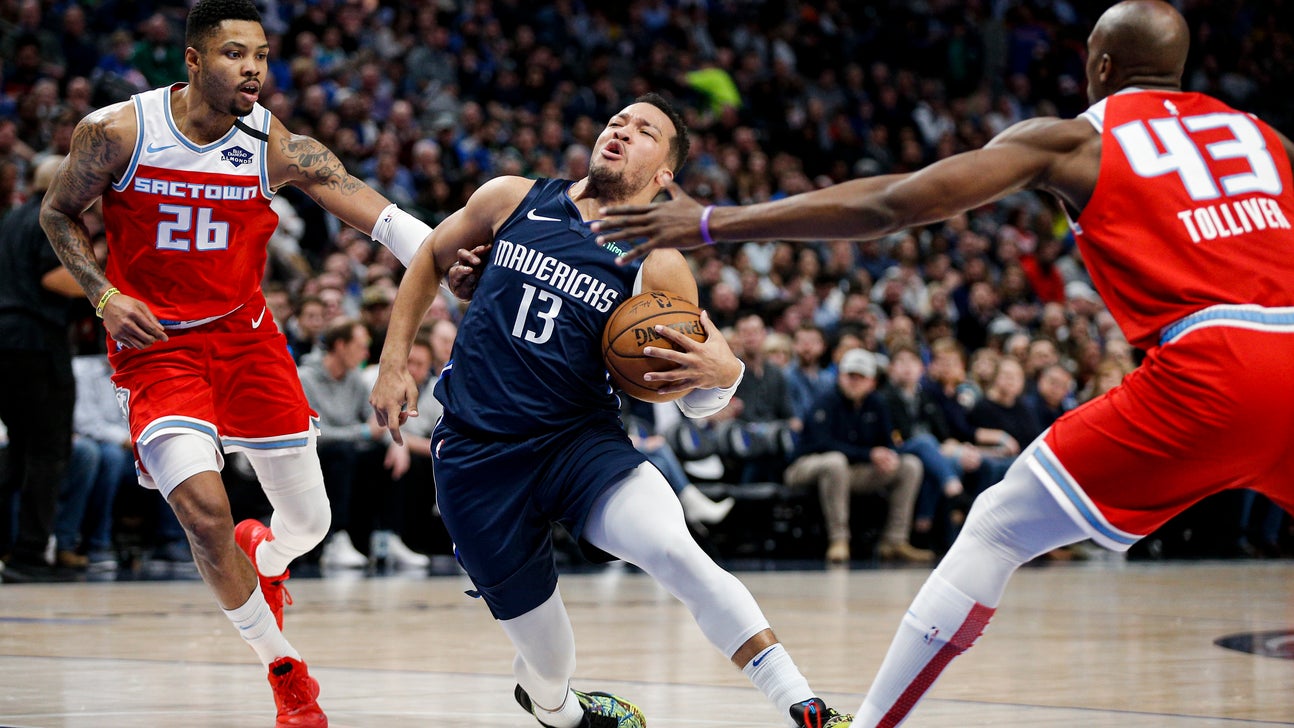 Mavs guard Brunson has shoulder surgery with season on hold