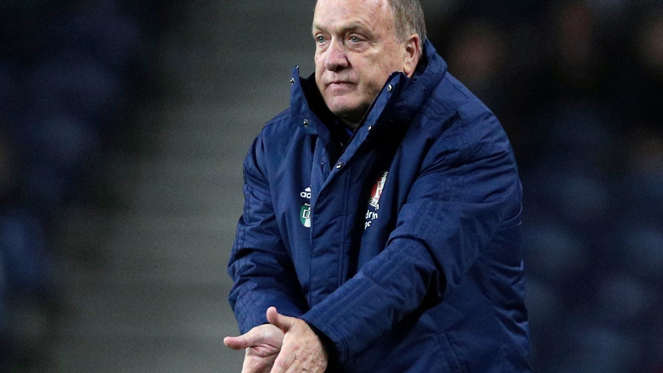 Veteran coach Dick Advocaat extends Feyenoord contract