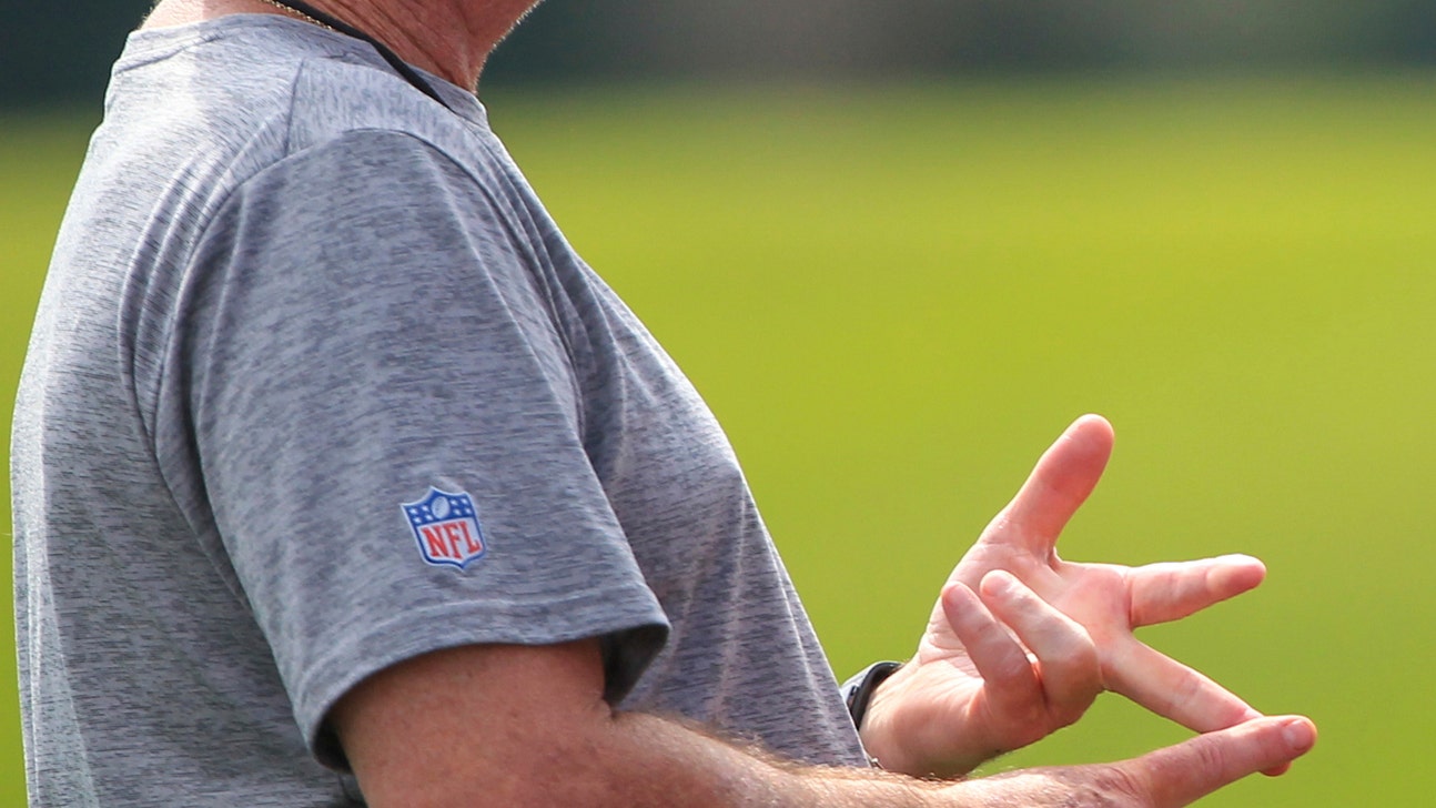 Vikes' Zimmer sequestering at ranch with assistant coach son