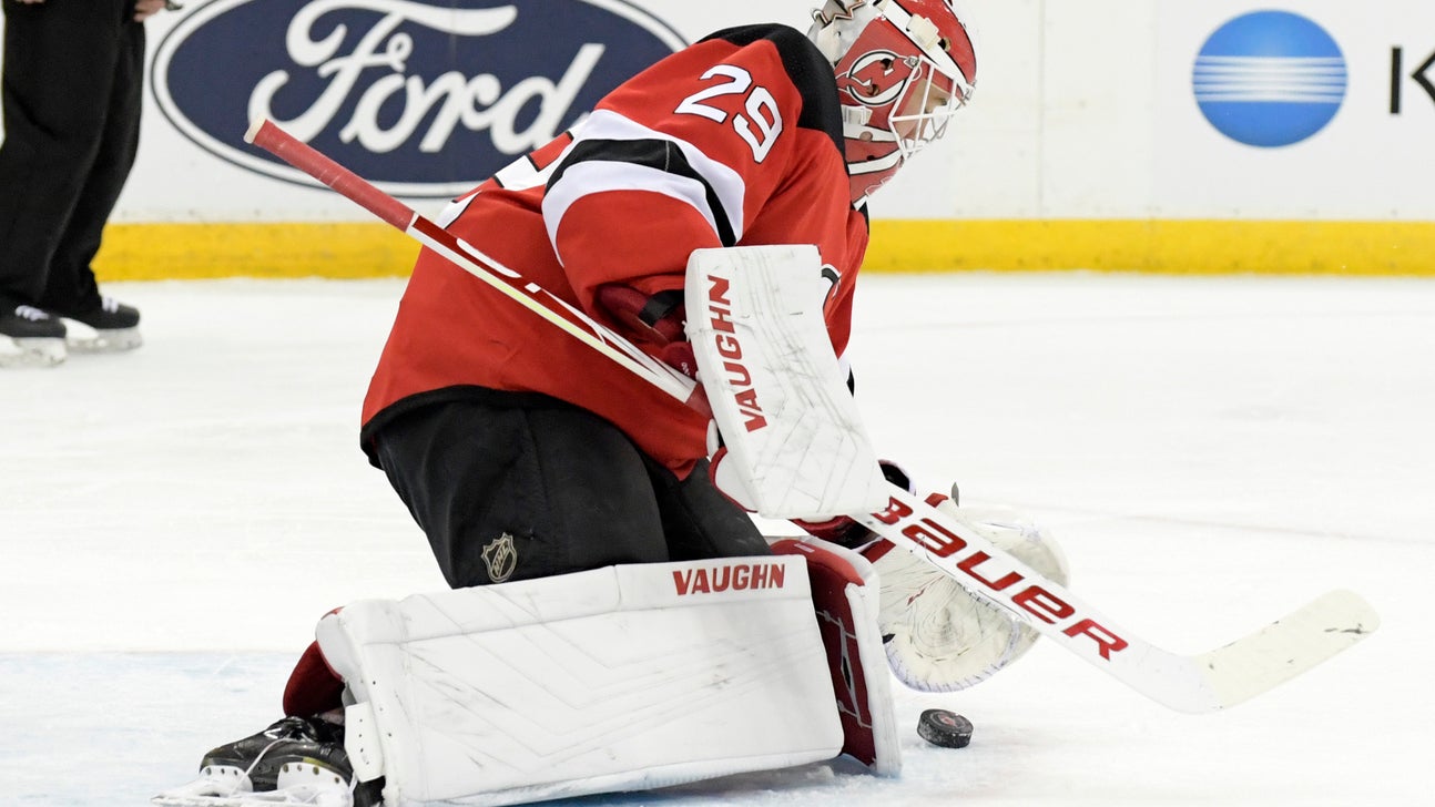 Blackwood gets 2nd straight shutout, Devils beat Kings 3-0