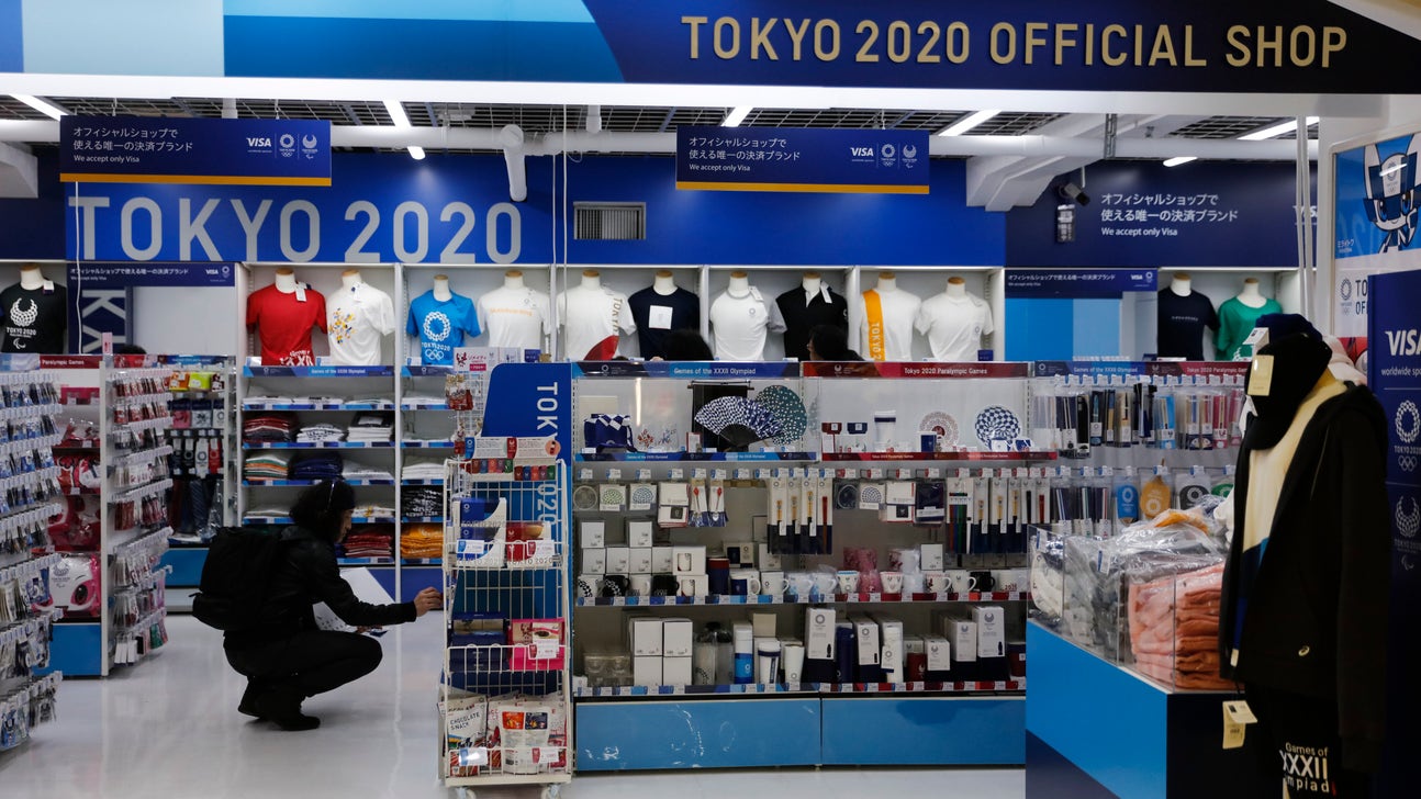 Long wait for Tokyo 2020 Olympic souvenir market to pick up