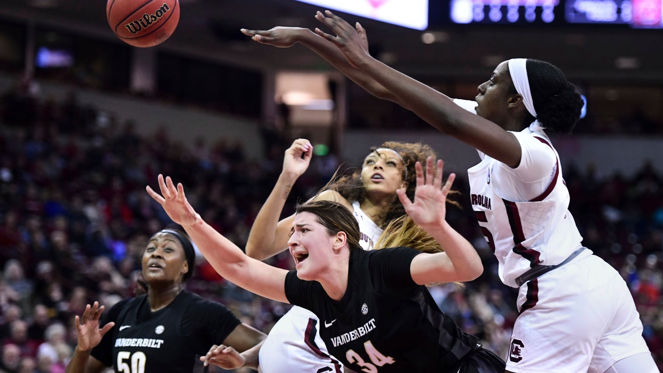 No. 1 South Carolina pounds Vandy 95-44 for 19th straight