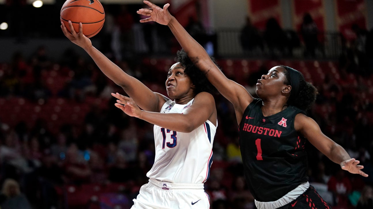 Walker, Makurat lead No. 6 UConn to 92-40 win over Houston