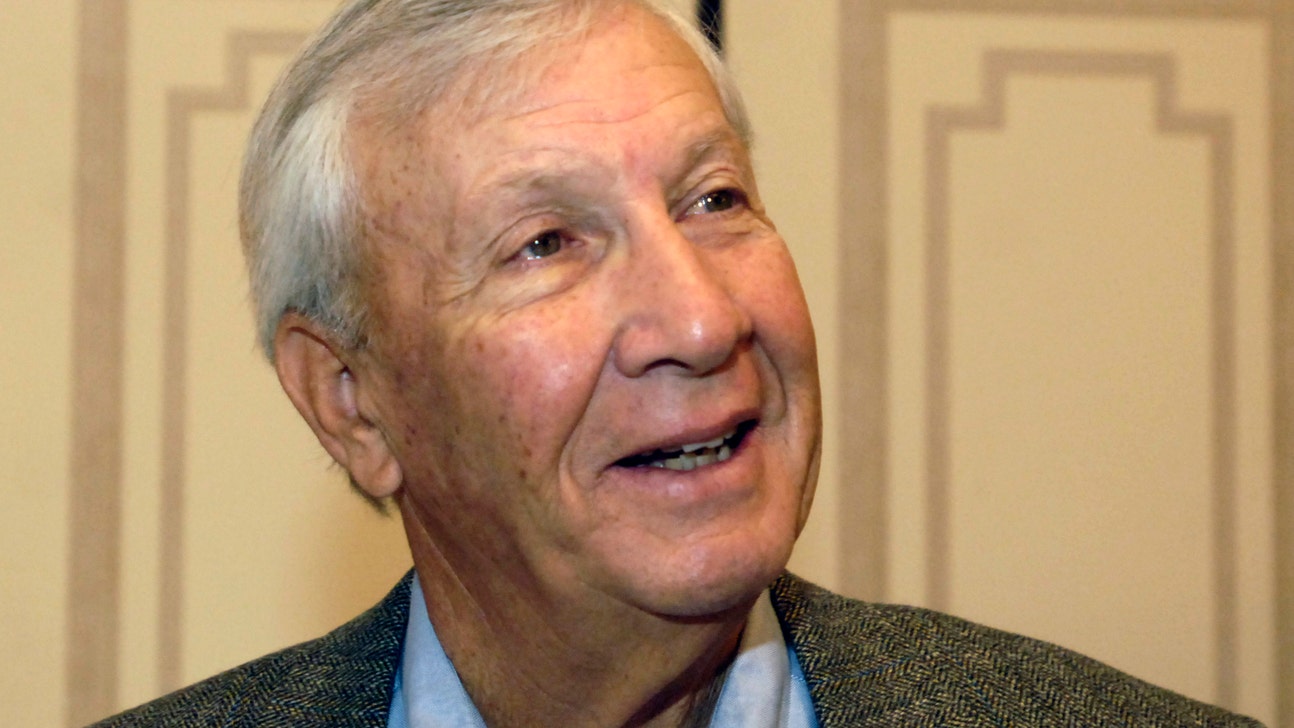 Former Auburn football coach Pat Dye dies at 80