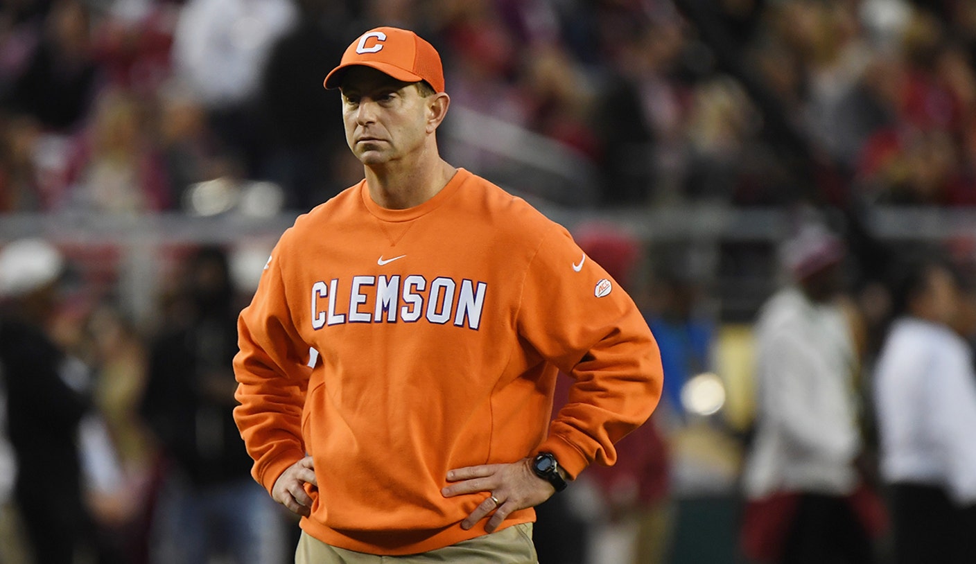 Cardinals' DeAndre Hopkins defends Clemson coach Dabo Swinney