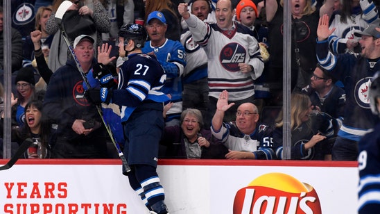 Jets jump into playoff position with 4-2 win over Coyotes