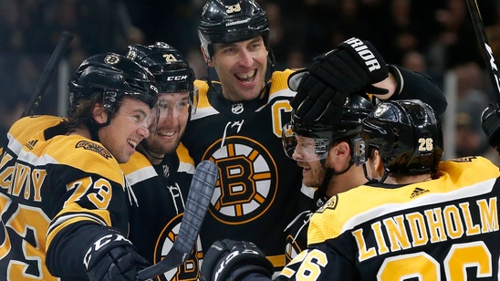NHL-leading Bruins beat Stars to end 2-game skid