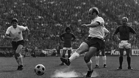 Former Germany, Hamburg great Uwe Seeler breaks hip in fall