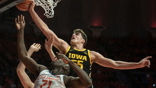 Dosunmu, No. 23 Illinois hold off No. 18 Iowa 78-76