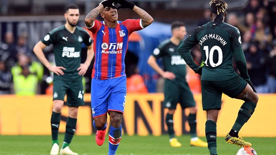 Van Aanholt's free kick earns Palace 1-0 win over Newcastle