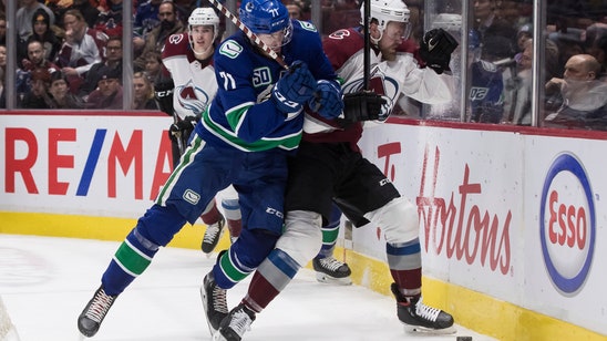 MacEwen scores 2, Canucks double up Avalanche 6-3