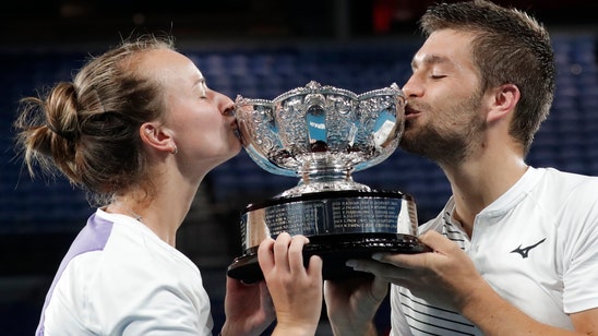 Krejcikova, Mektik win Australian Open mixed doubles title