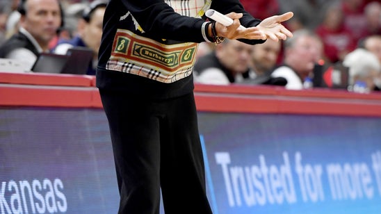 No. 1 Gamecocks, Staley seeking end to UConn losing streak