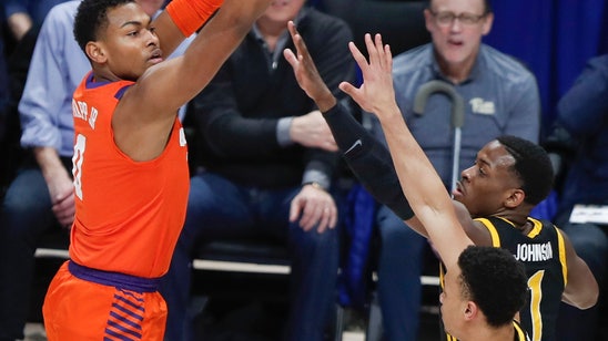 Clemson snaps 3-game skid with 72-52 win over erratic Pitt