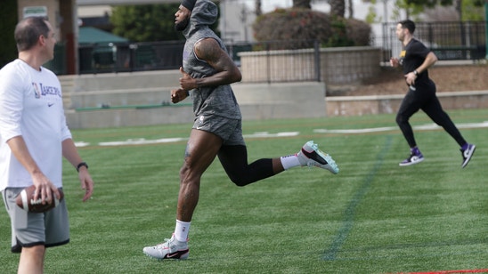 Lakers play outside to lighten spirits after Bryant's death