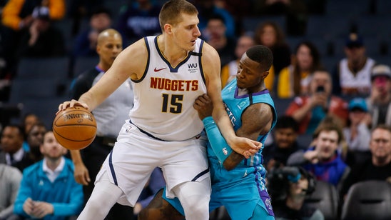 Jamal Murray hits late jumper to lift Nuggets past Hornets