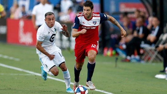 Dallas defender Hollingshead fosters baby amid pandemic