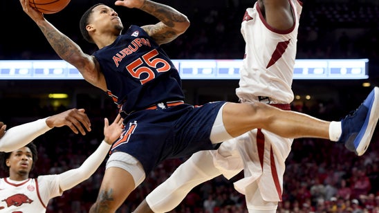 No. 11 Auburn edges Arkansas 79-76 in OT