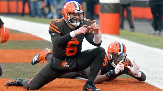 Mayfield huddles Browns teammates in Texas for workouts