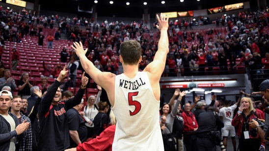 Flynn, No. 5 San Diego State rally to beat Rams 66-60
