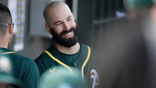 Fiers draws cheers, perfect in 1st game since Astros reveal