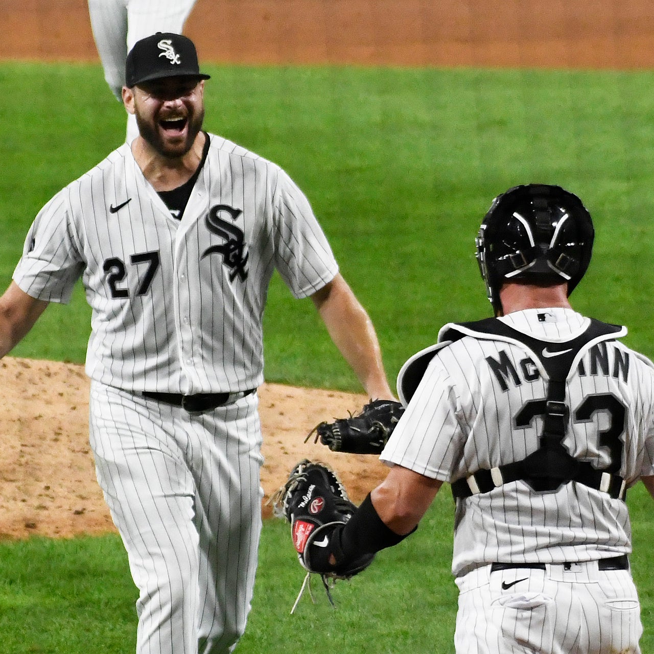 Lucas Giolito sports Chicago Bulls jersey after no-hitter