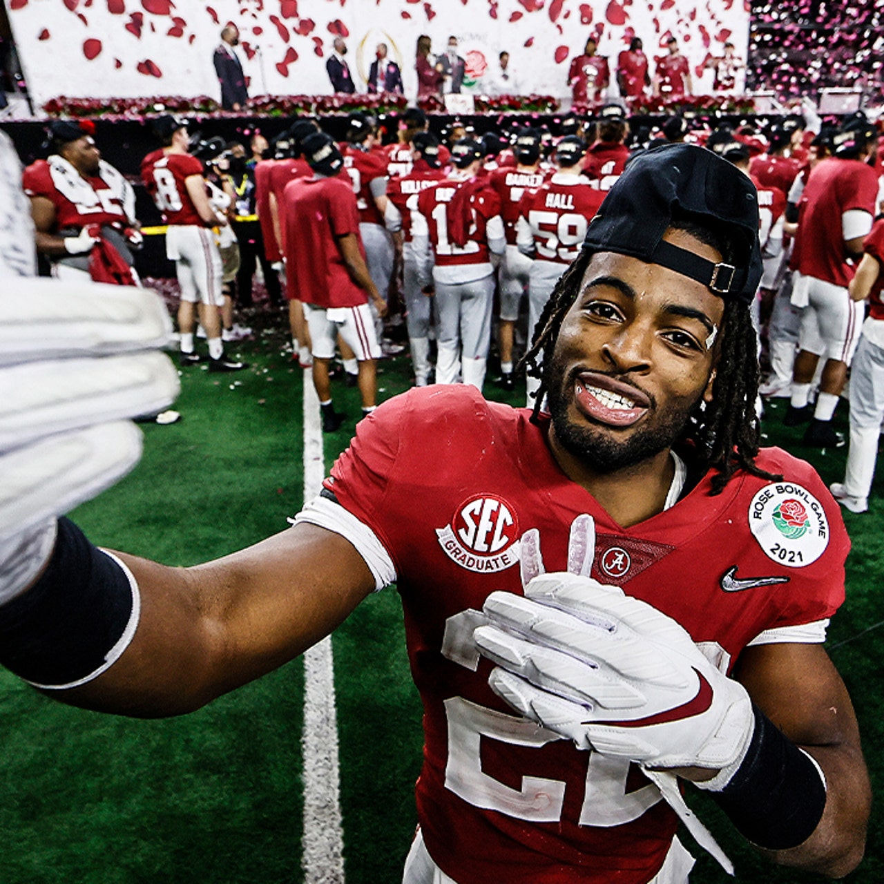 Najee Harris wins Alabama pro day from the sidelines