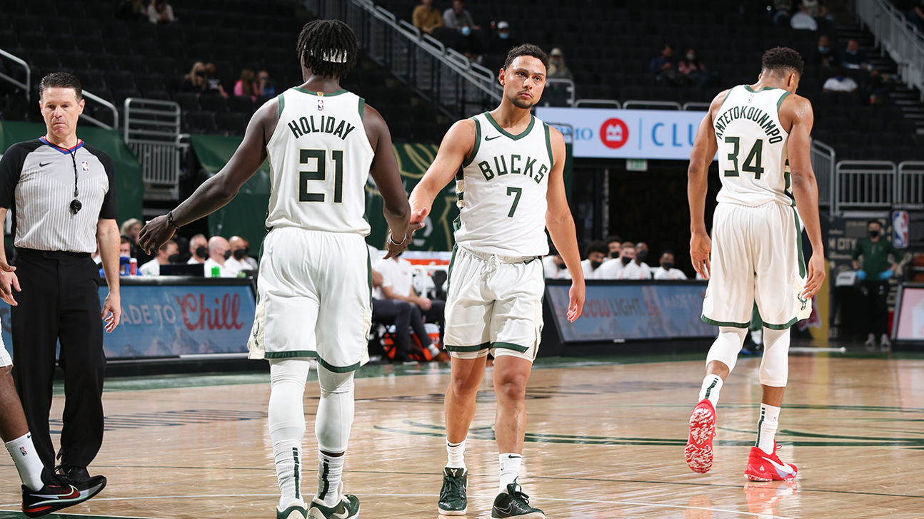 Milwaukee Bucks take 2-0 lead with hot shooting night against Miami Heat