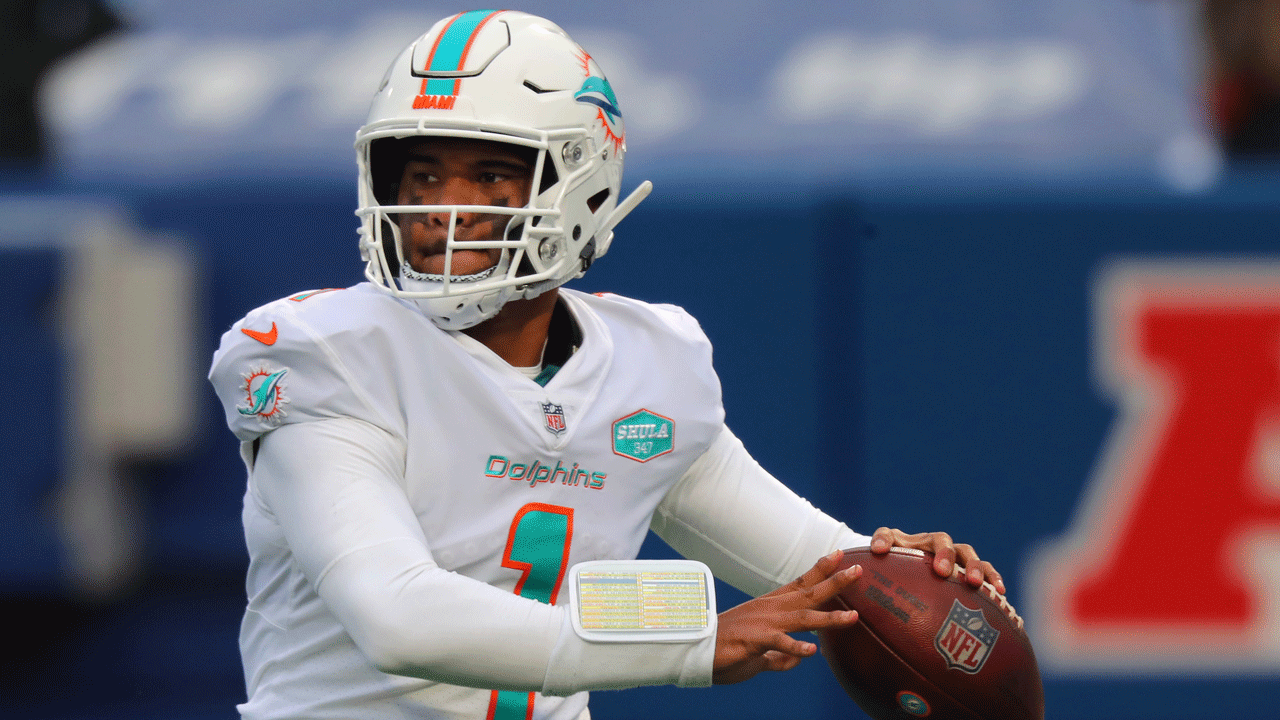 Dolphins' QB Tua Tagovailoa admits he was uncomfortable calling plays as rookie