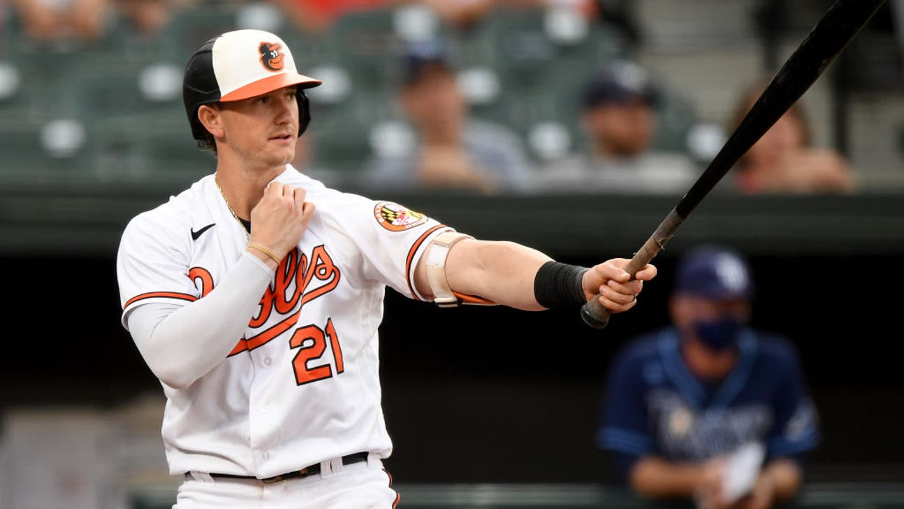 These 11 major leaguers don't wear batting gloves, preferring to grin and 'bare' it