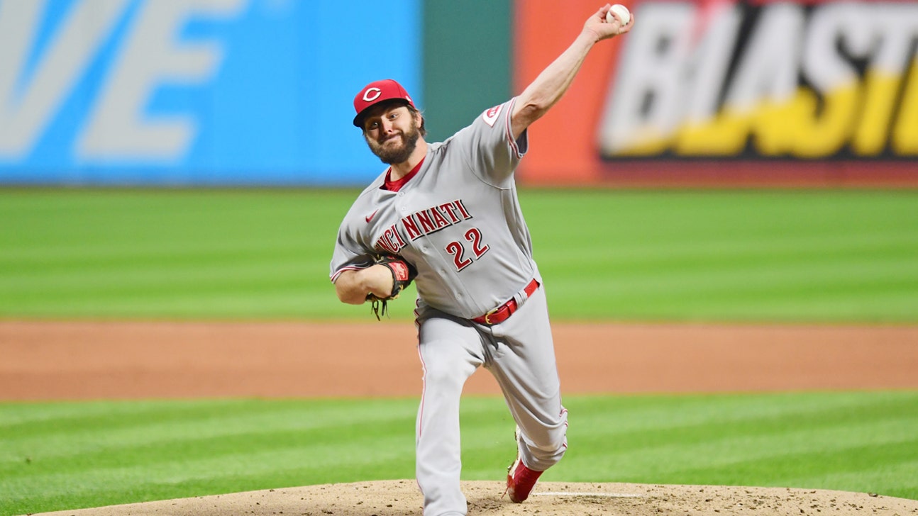 Ben Verlander's 'Flippin' Bats' welcomes Cincinnati Reds pitcher Wade Miley