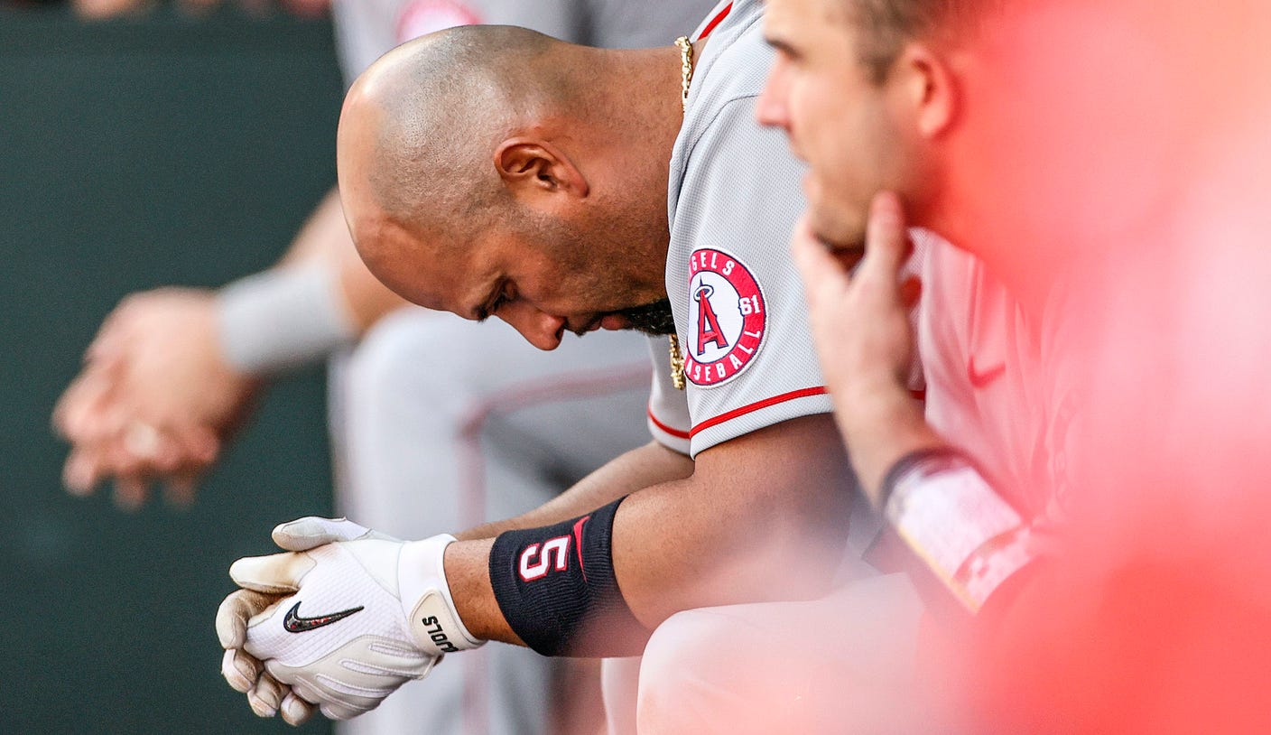 Pujols moves to Dodgers, disputes Angels' everyday claims