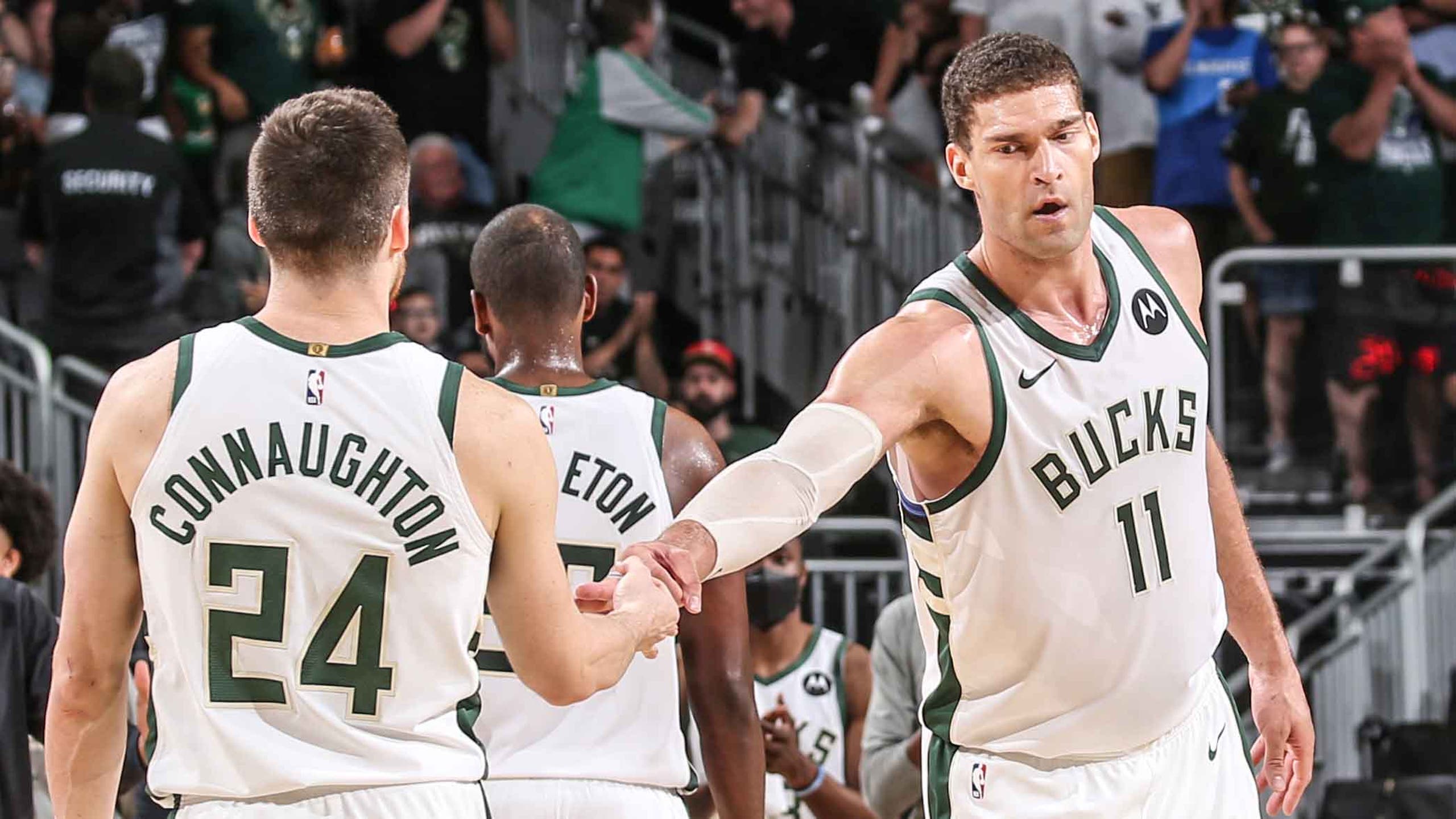 Without Giannis, Bucks show versatility, resilience in ...
