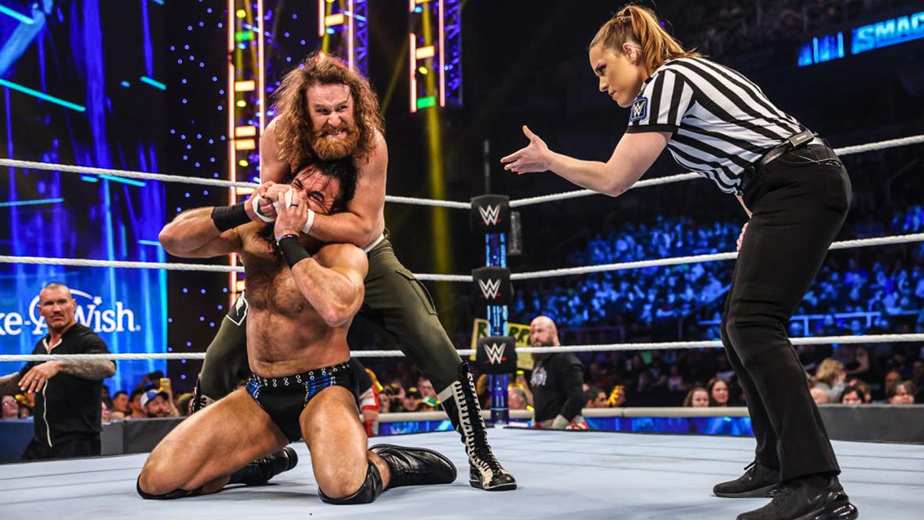 WWE SmackDown: Sami Zayn survives chaotic Lumberjack Match