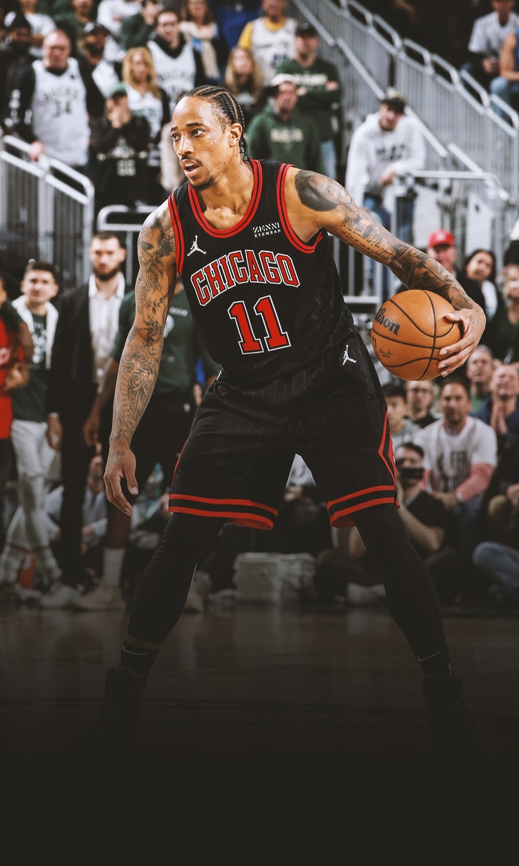 DeRozan scores 41, Bulls tie series with Bucks at 1-1
