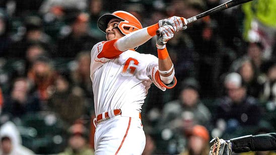 Astros acquire utilityman Dubón in trade with Giants