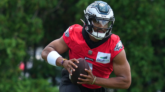 Jalen Hurts shows off new-look biceps at Eagles' OTAs