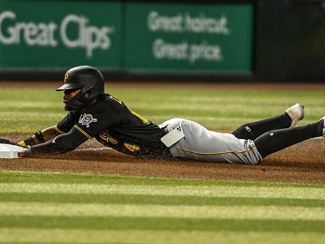 Oneil Cruz sparks win in 2022 Pirates debut