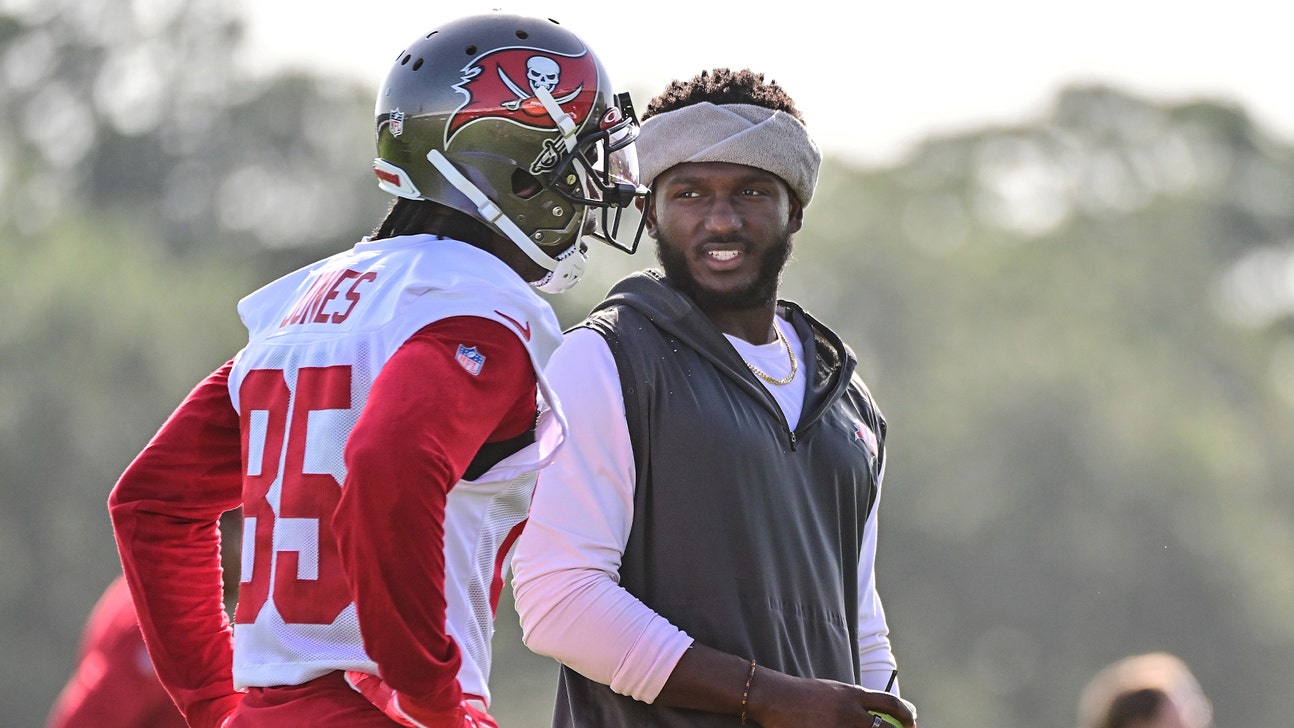 Chris Godwin back on practice field for Buccaneers