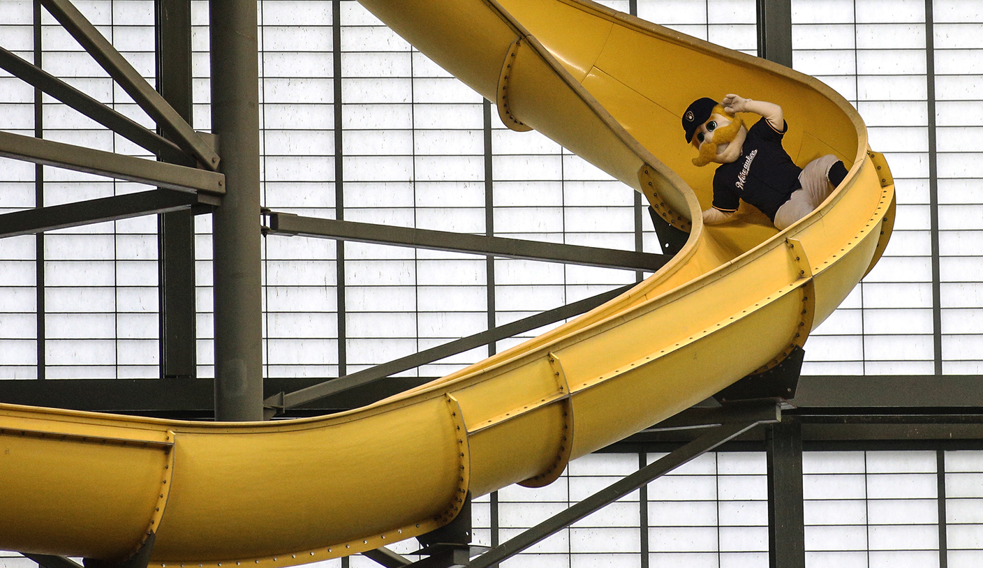 Dodgers announcer breaks wrist on Brewers dwelling run slide