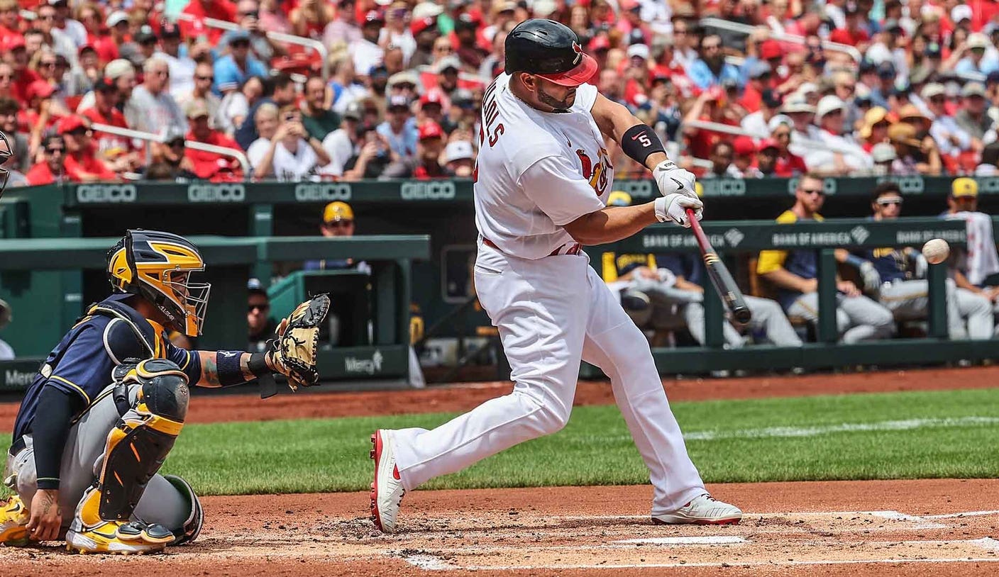Cardinals' Albert Pujols hits two homers — 700 in reach?